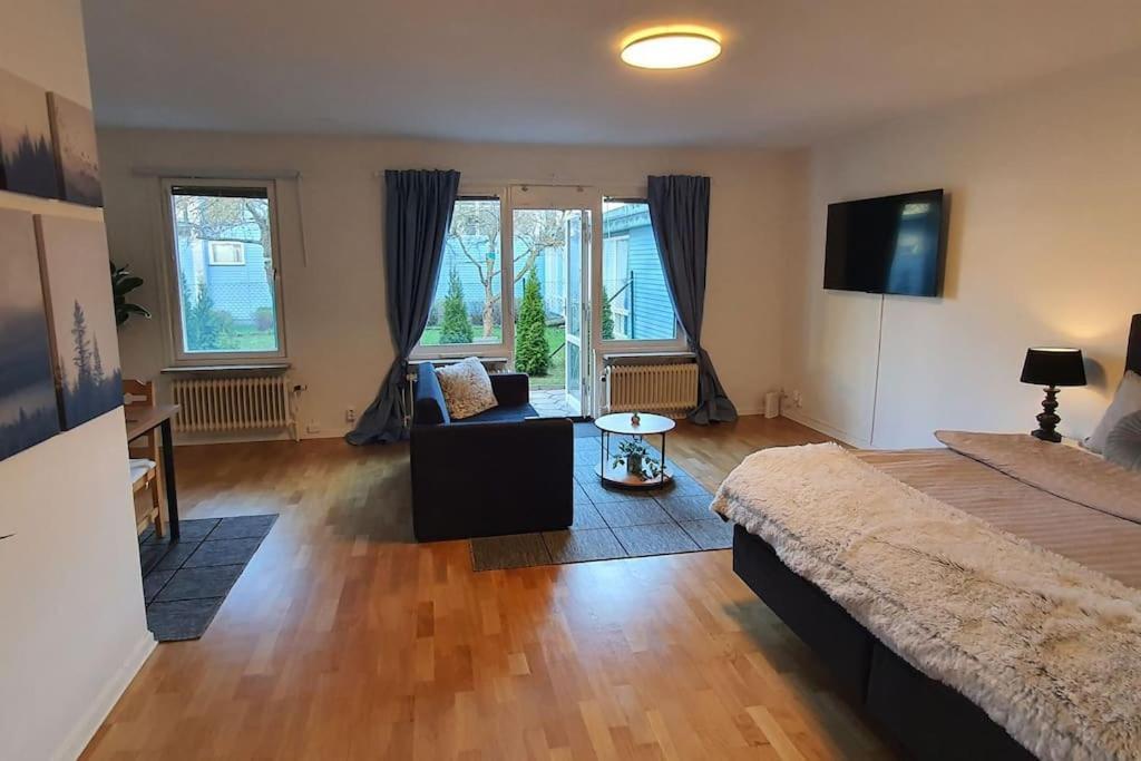Apartment With Garden Near Metro! Stockholm Exterior foto