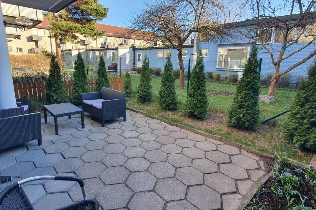 Apartment With Garden Near Metro! Stockholm Exterior foto